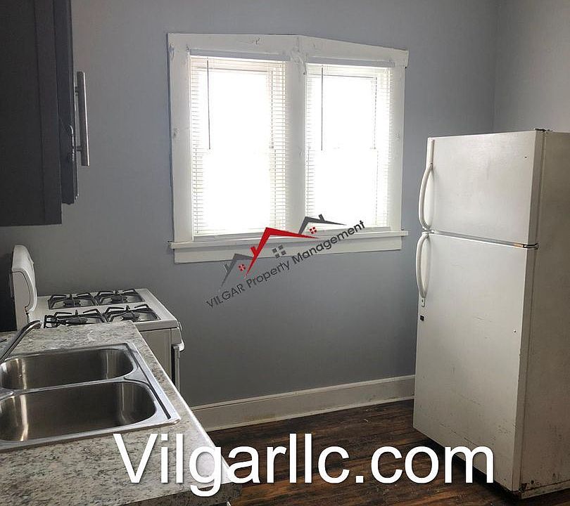 1st image of 4002 Alder St #2R