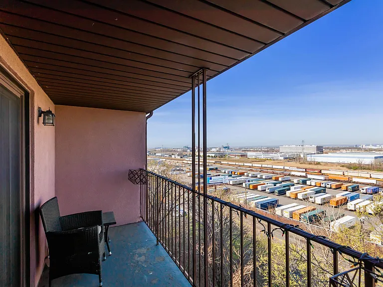 6405 Liberty Ave #5J — Photo 16