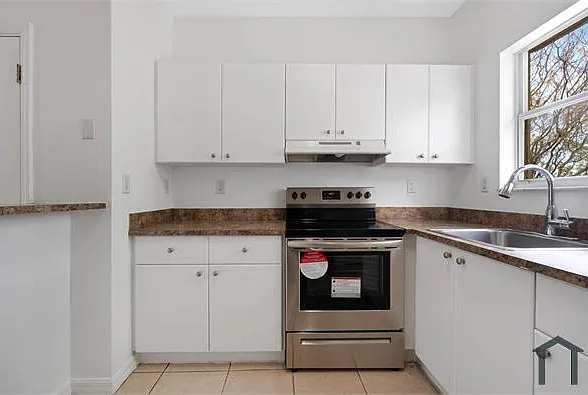 33 E 20th St #205 — Photo 9