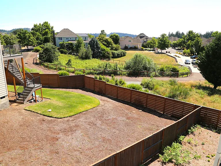 5004 NW Lavender Cir — Photo 2