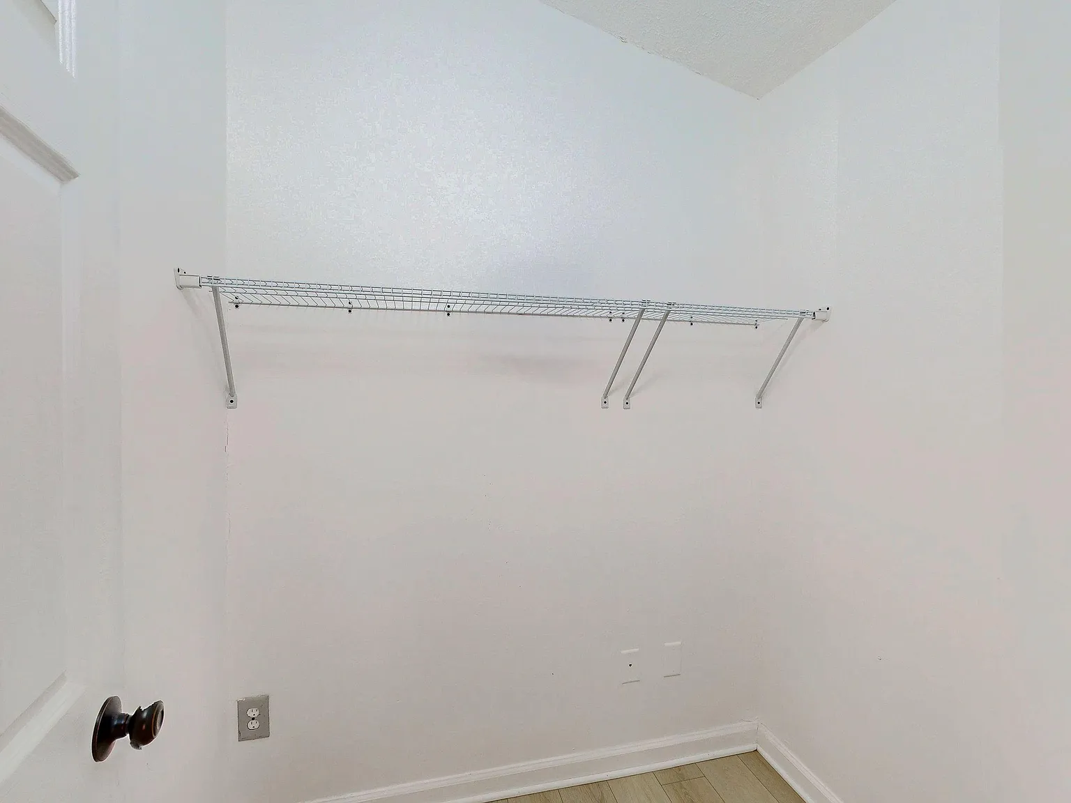 4 bed, 6.0 bath, 3000 sqft, $957 — Photo 3