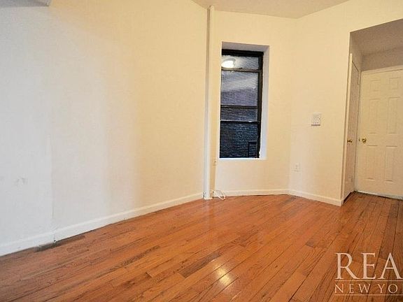 4th image of 178 Thompson St APT 1B