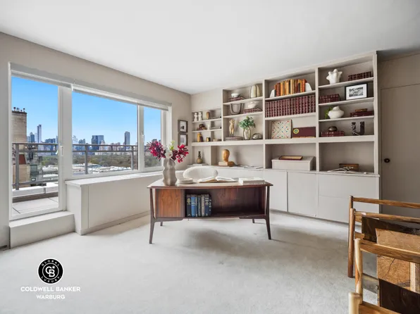 1050 5th Avenue image 6 of 24