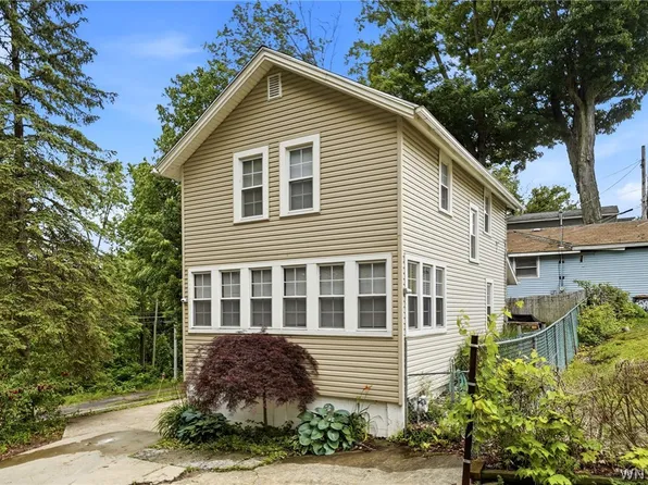629 Seymour Ter, Angola, NY 14006