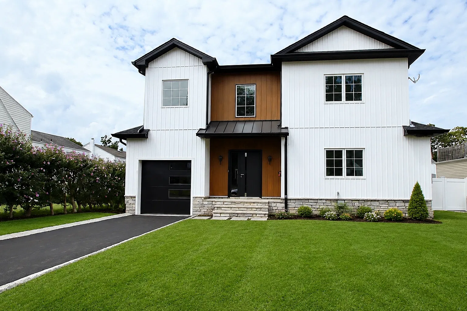 4 bed, 2500 sqft, $6,975 — Photo 1