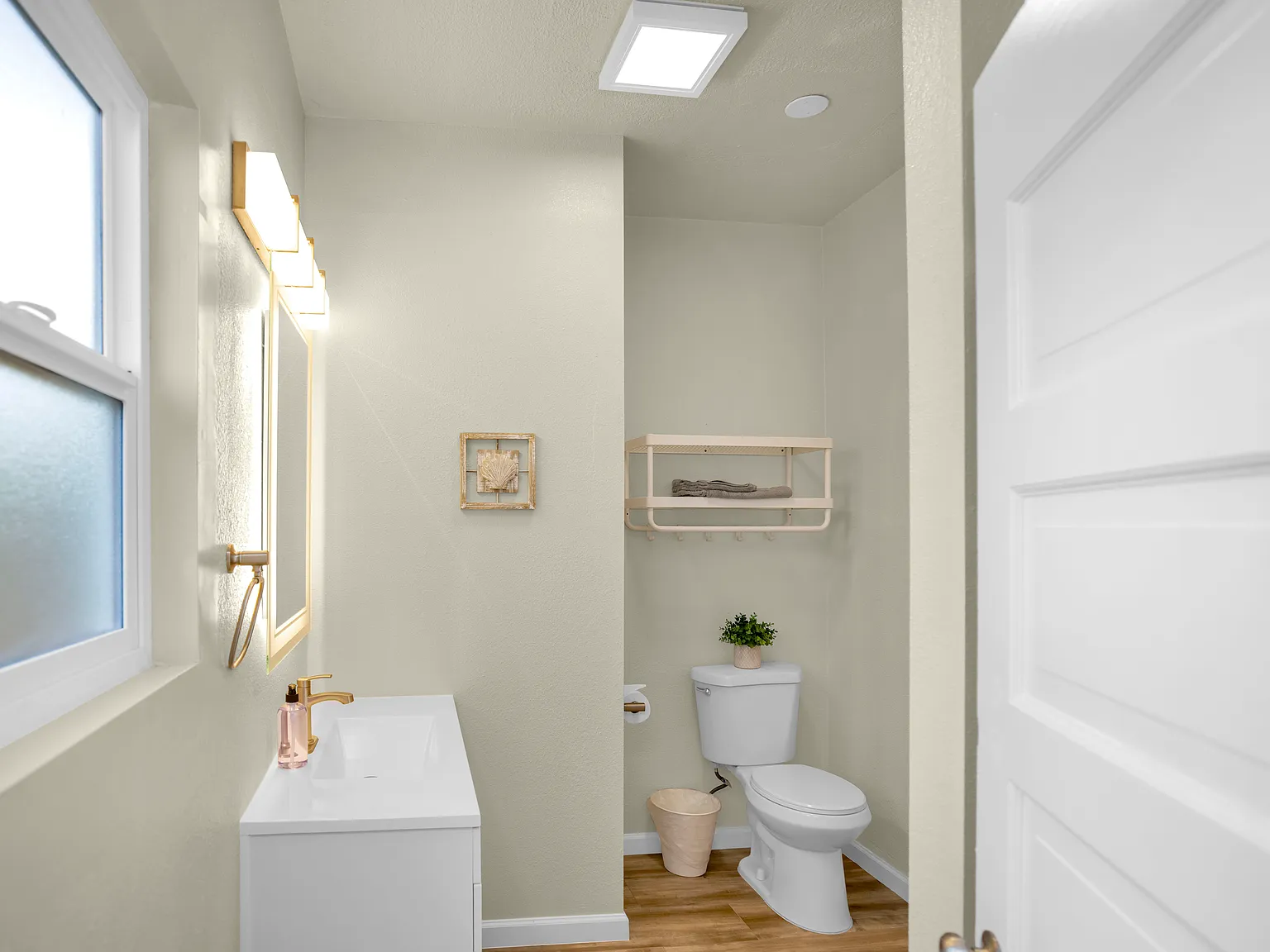 1 bed, 200 sqft, $800 — Photo 2