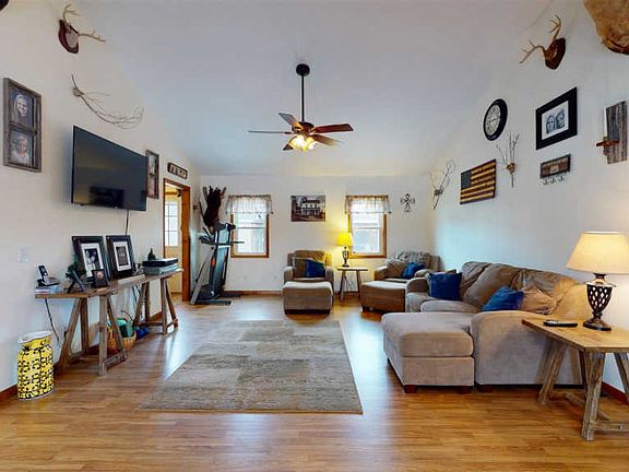 3rd image of 102 Mount Hope Ave