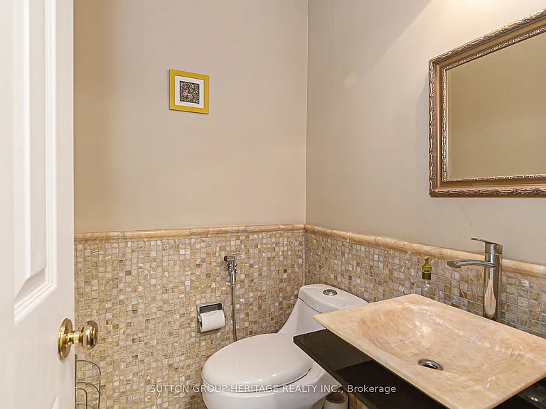209 Bassett Blvd — Photo 7