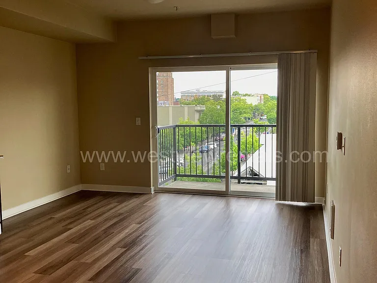 200 E Maple St — Photo 138