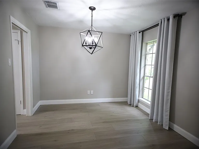 22530 John Rolfe Ln — Photo 4