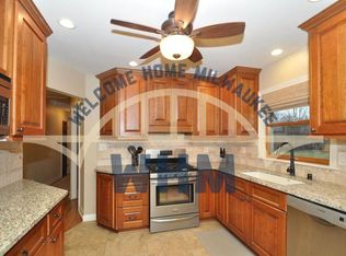 1920 Fairhaven Blvd, Elm Grove, WI 53122
