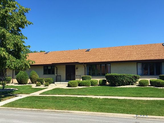 2nd image of 8254 Aspen Ln #8254