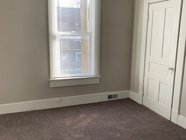 1053 Villa Ave — Photo 7