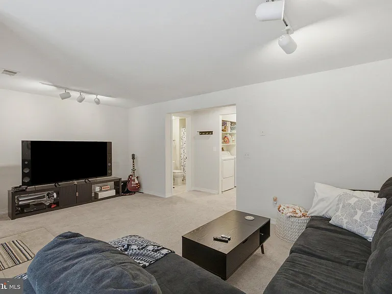 6123 Joust Ln — Photo 24