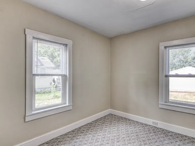 616 Davis Ave — Photo 11