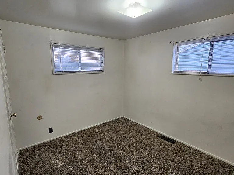1426 Kearney Ave — Photo 10