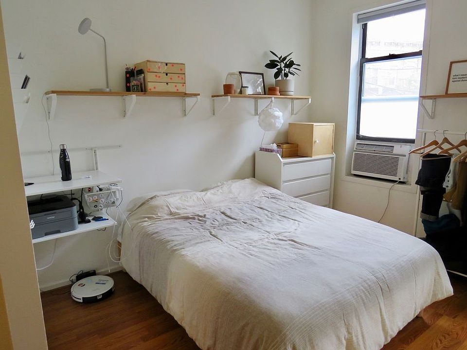1st image of 684 Washington Ave #4