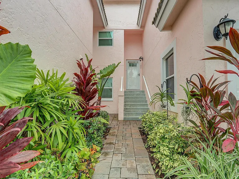 3306 Fairway Dr N — Photo 3