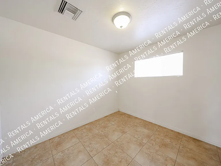 3432 N 23rd Ave — Photo 18