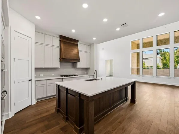 9111 Chirping Bird Ln, Montgomery, TX 77316