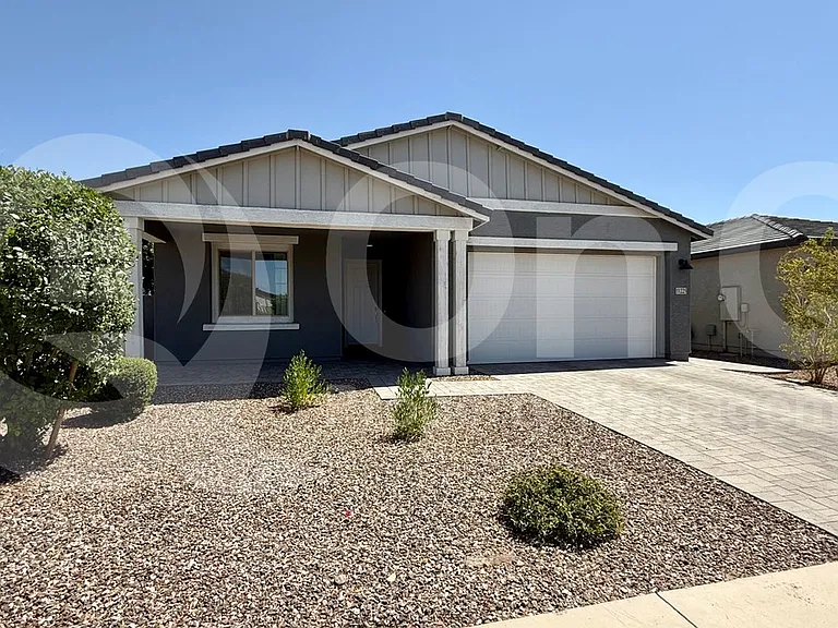 11225 E Ulysses Ave — Photo 1