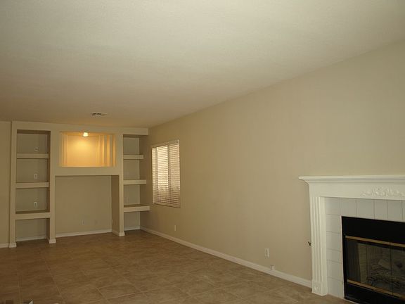 4th image of 9473 Chateau St Jean Dr #1