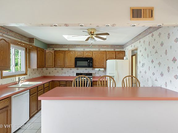 4th image of 547 N Kenilworth Ave