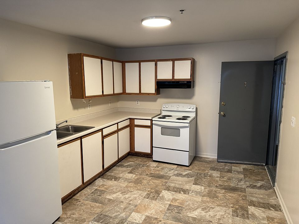 1st image of 1120 Minns Dr #3