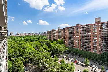 392 Central Park West
