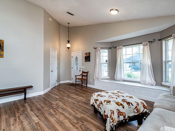5th image of 5335 Vivera Ln