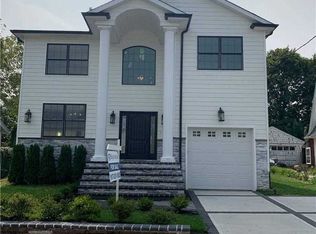 89 Brower Ave, Woodmere, NY 11598