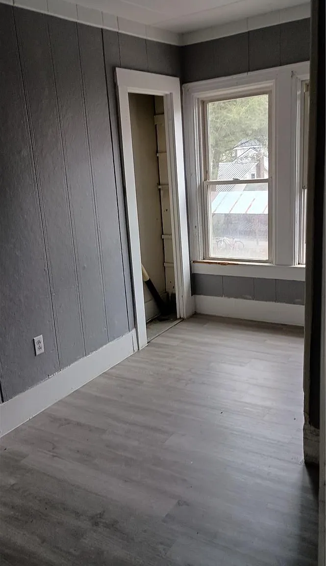 4 bed, 1.0 bath, 1000 sqft, $1,600 — Photo 2