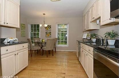 4th image of 2204 Nobehar Dr