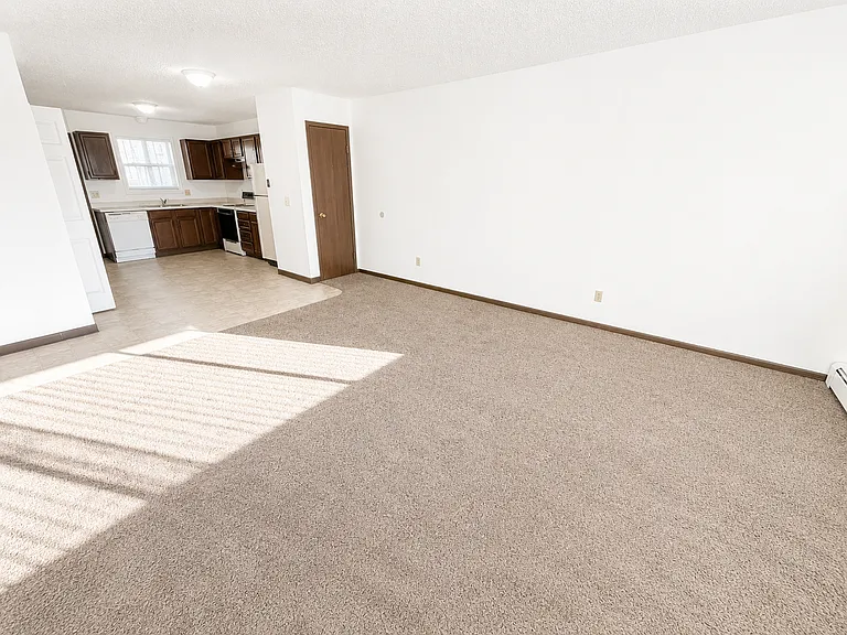 1651 Kelby Dr — Photo 3