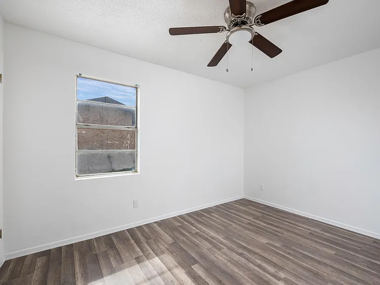 1415 Brown Street — Photo 20