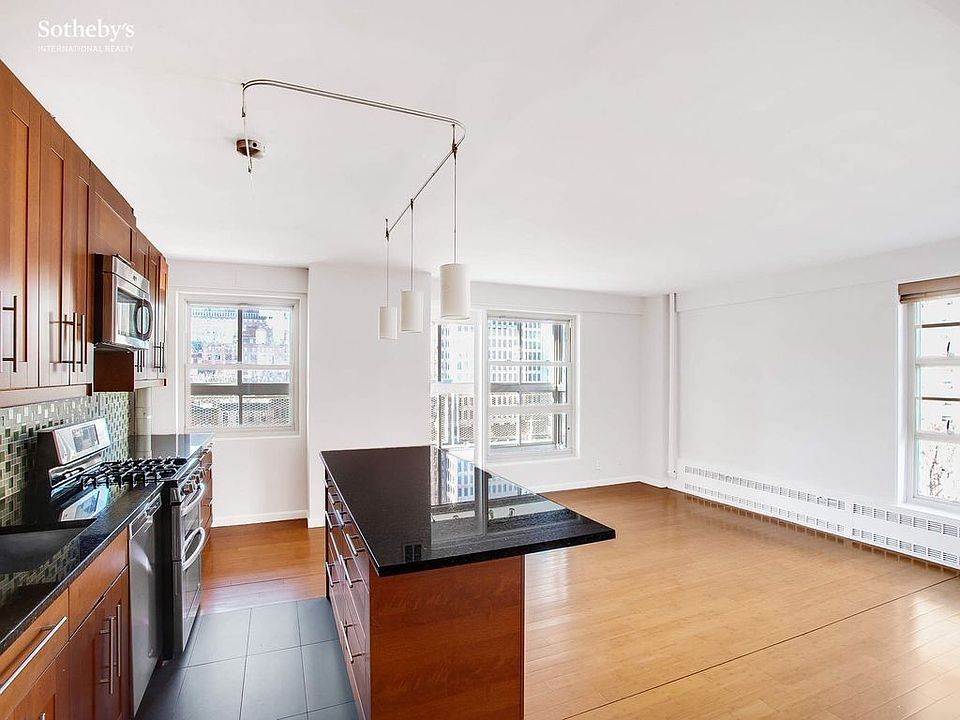 1st image of 80 La Salle St APT 13G
