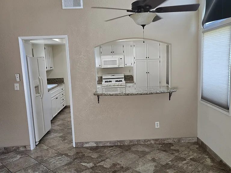 2150 Catalpa Ct — Photo 13