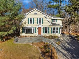 9 Dillon Rd, Woodbridge, CT 06525