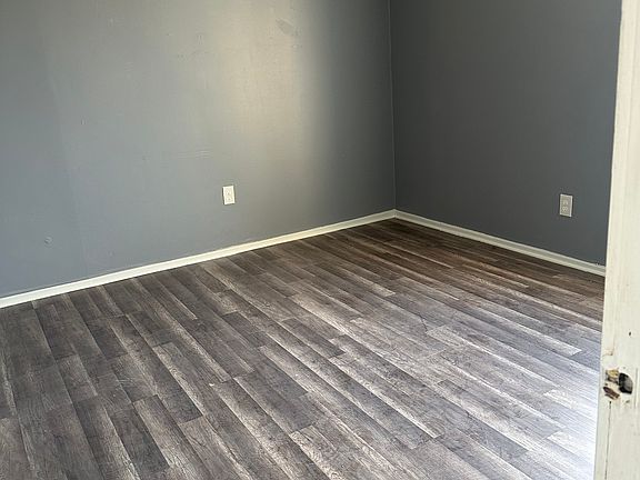 5th image of 2914 Seneca Ave #D