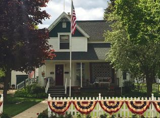 526 S Center Ave, Gaylord, MI 49735
