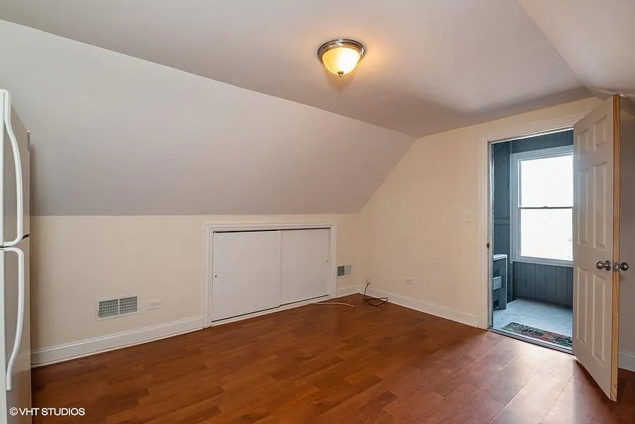 Building Photo - 3103 N Kimball Ave #3