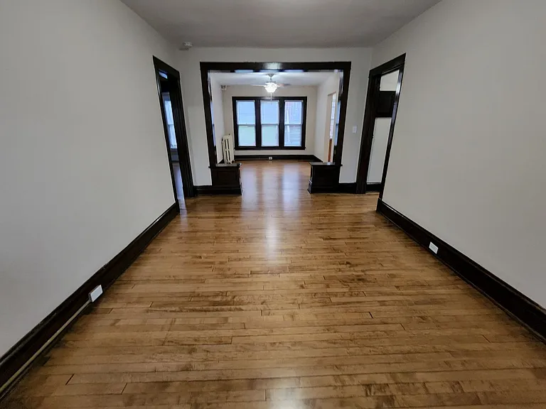 916 E Gorham St — Photo 35