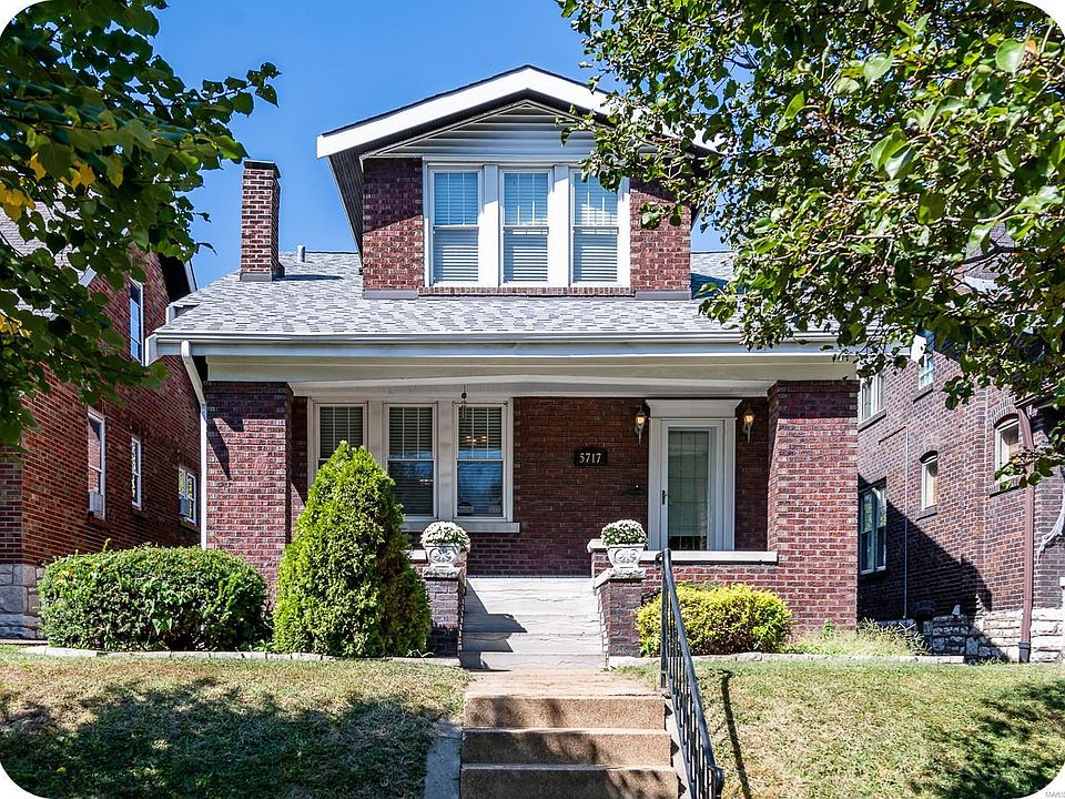 2nd image of 5717 S Grand Blvd