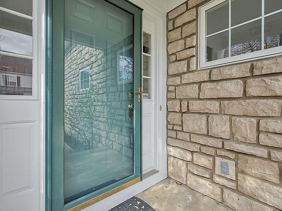 5th image of 374 Sycamore Ridge Way