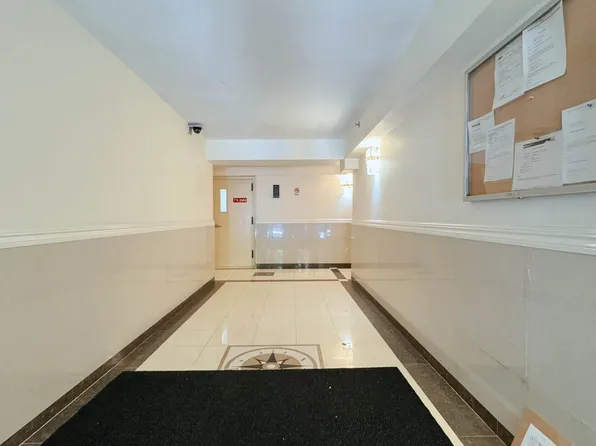 64-34 Grand Cent Parkway image 3 of 25