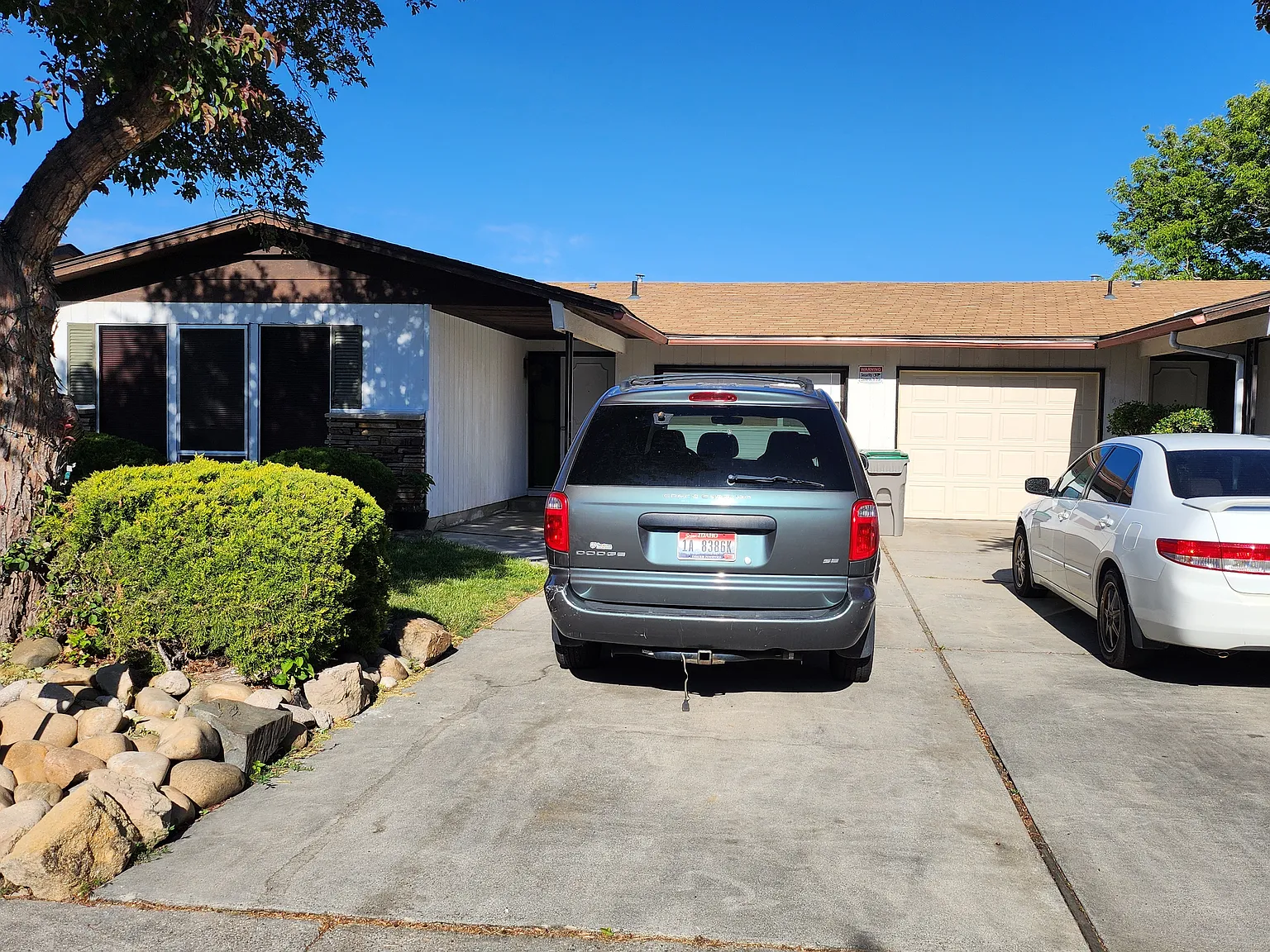2 bed, 1.5 bath, 1227 sqft, $1,850 — Photo 2