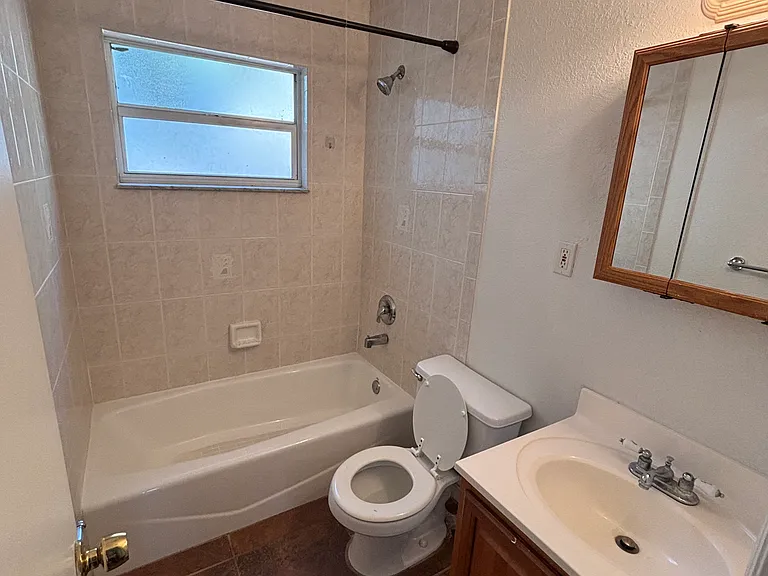 Polaris Apartments — Photo 3