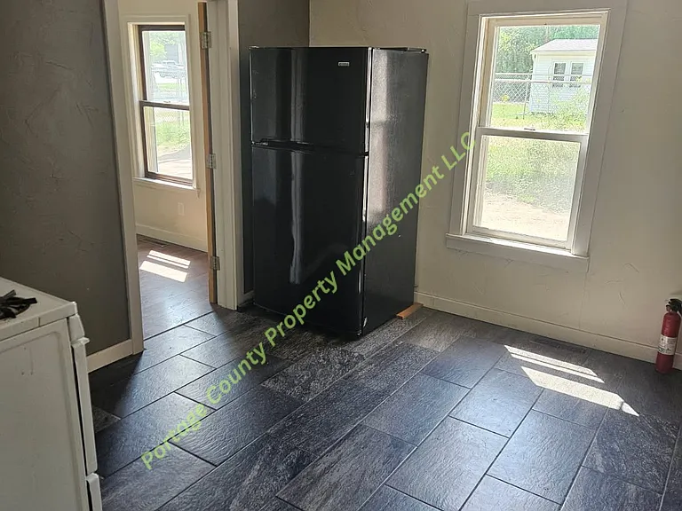 748 Isadore St — Photo 4