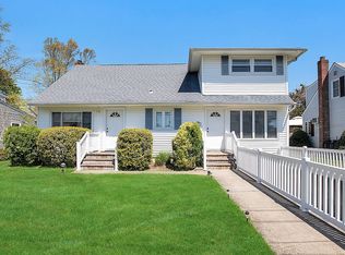 329 Kurzon Rd, West Islip, NY 11795