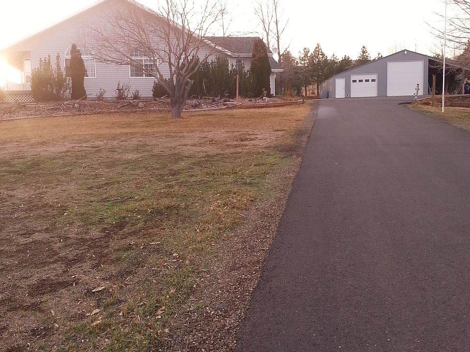 View of house and shop from driveway